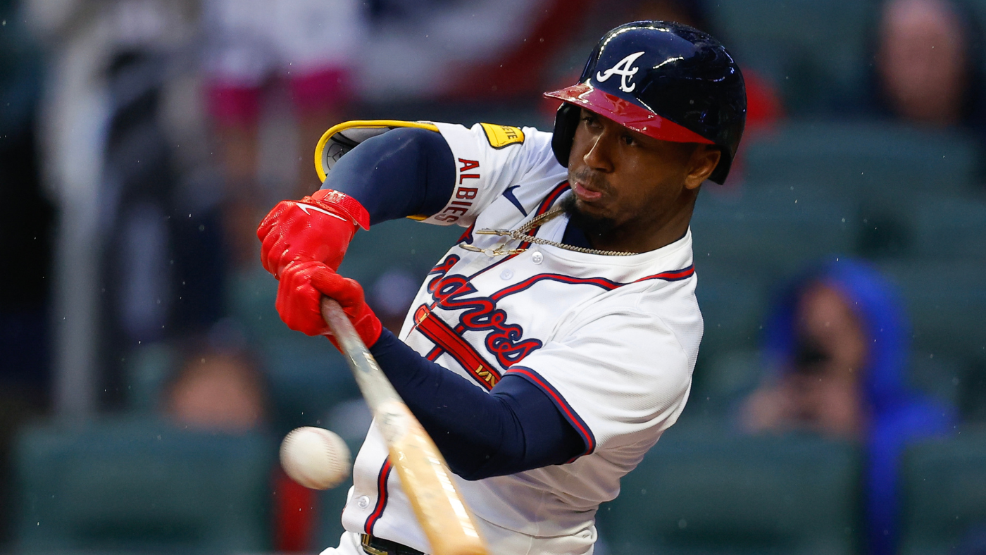 Ozzie Albies injury: Braves star placed on IL with fractured big toe after getting hit by pitch vs. Astros