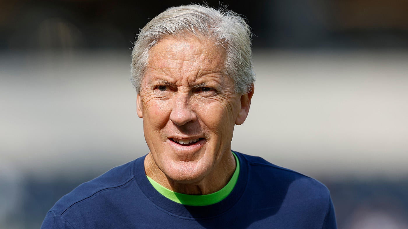 WATCH: Former Seahawks coach Pete Carroll returns to the football field, leads college team through drills