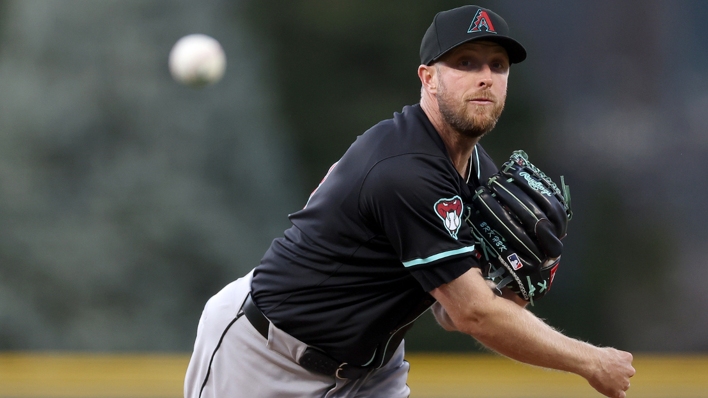 Diamondbacks pitcher Merrill Kelly scratched from Sunday start with shoulder discomfort
