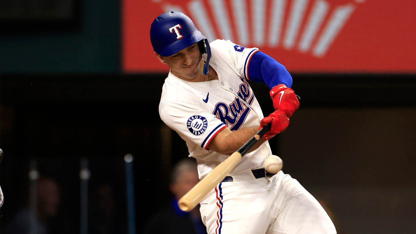 WATCH: Rangers prospect Wyatt Langford legs out inside-the-park home run for first MLB homer