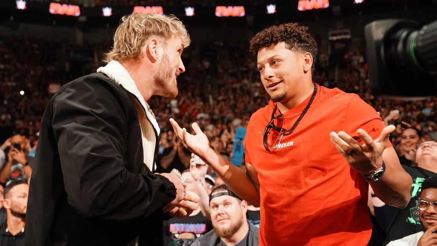 LOOK: Chiefs' Patrick Mahomes lets Logan Paul use his Super Bowl rings as a weapon on WWE Raw