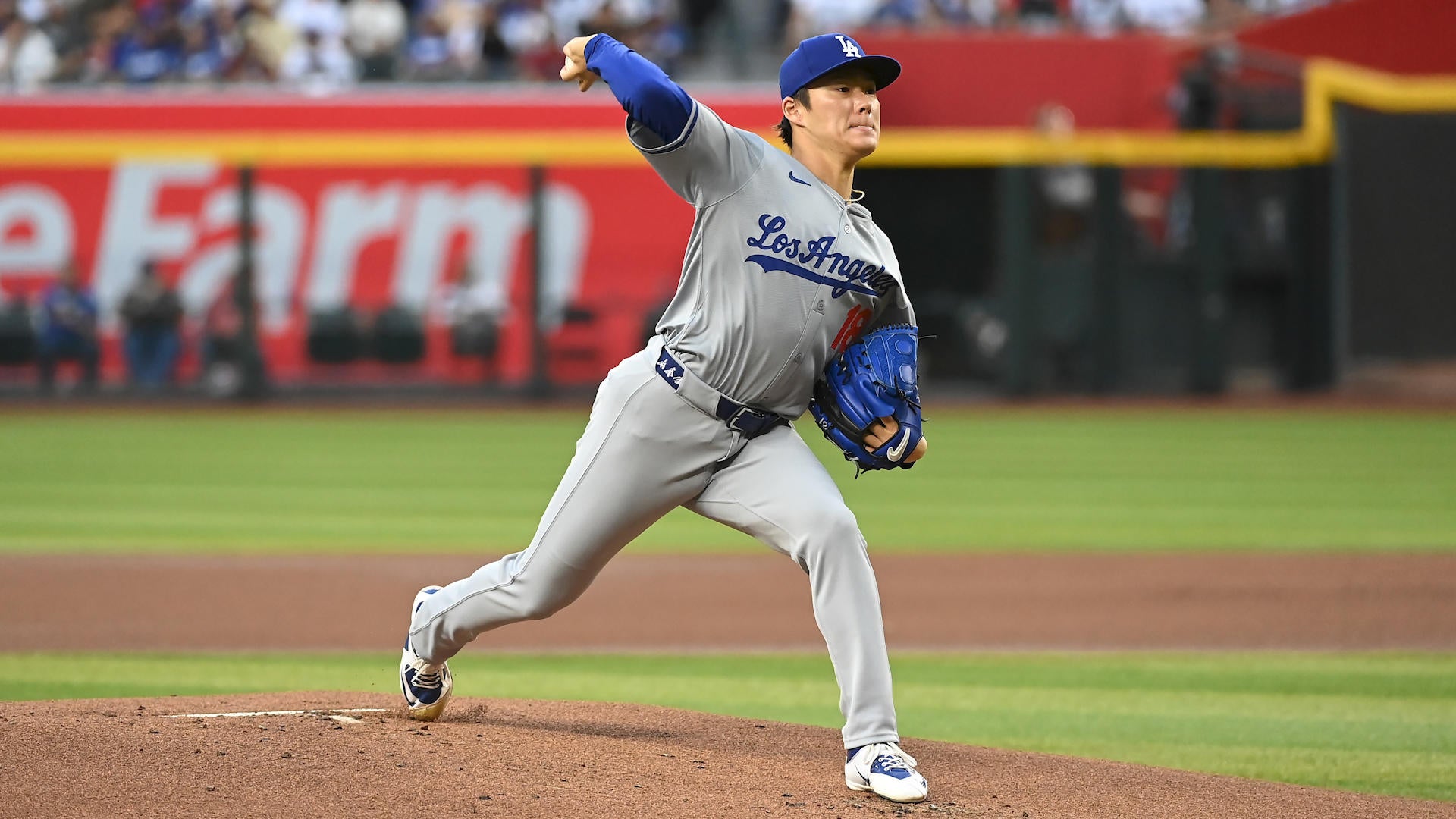
                        Yoshinobu Yamamoto injury: Dodgers star placed on IL after leaving start vs. Royals with triceps tightness
                    