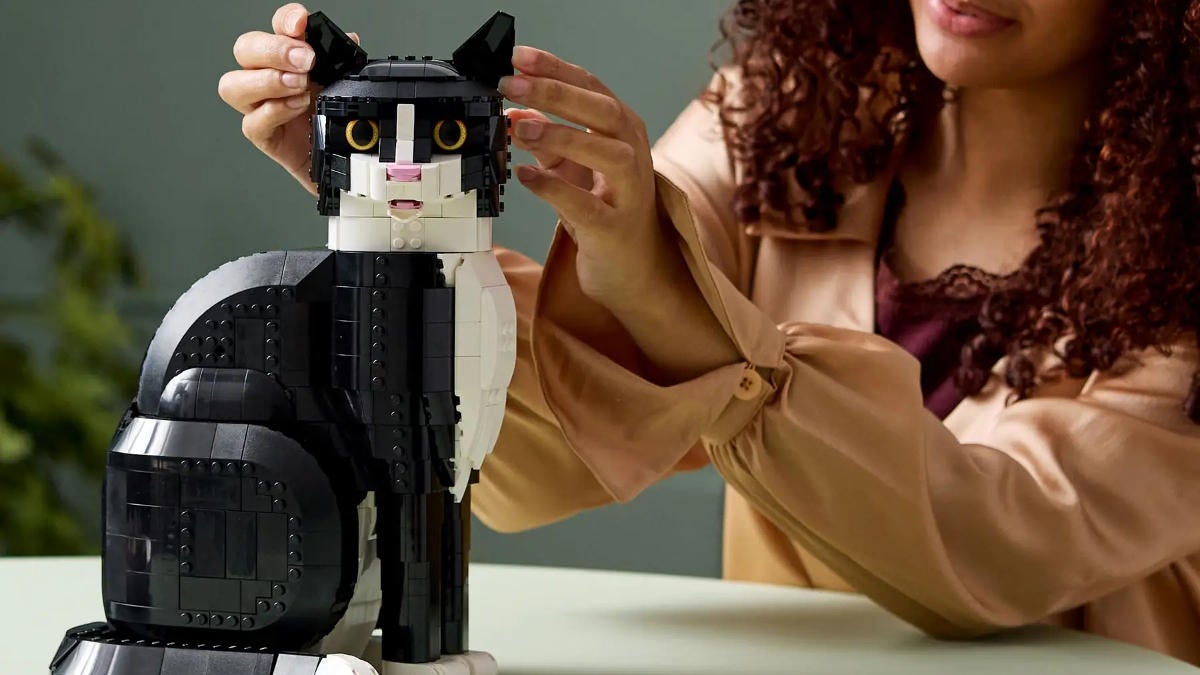Набор LEGO Ideas Cat в смокинге: настоящим кошкам не терпится снять его с полки