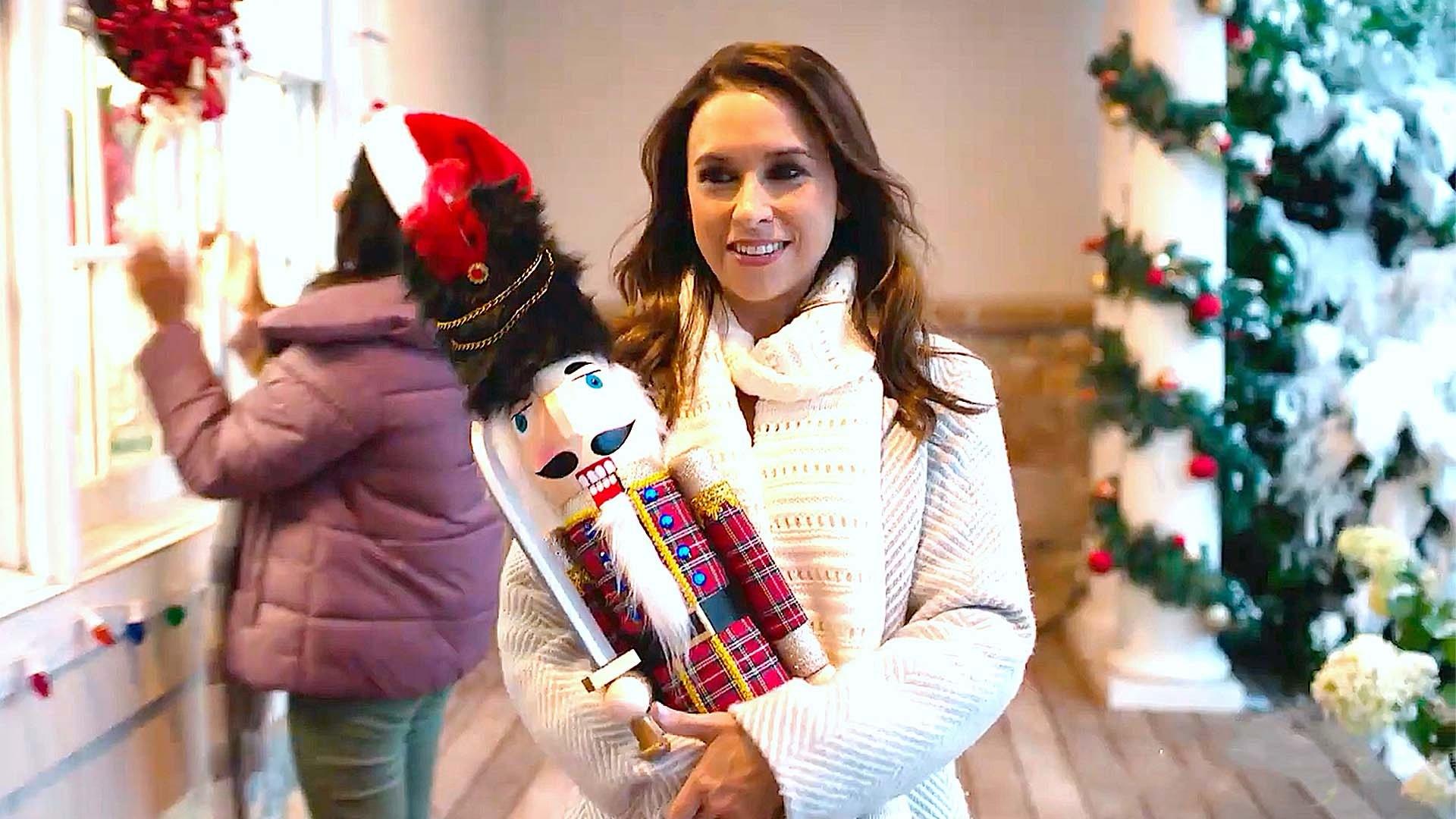 lacey-chabert-hallmark-haul-out-the-holly