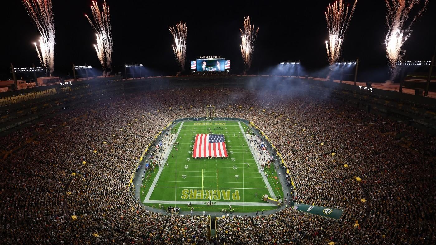 Packers show off rare sighting of Northern Lights over Lambeau Field with photo of unusual moment