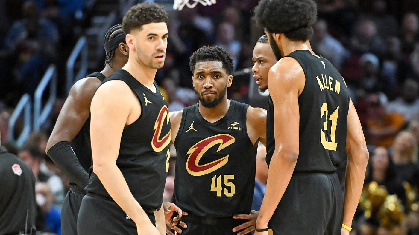 
                        Donovan Mitchell trade rumors: 'Growing sentiment' suggests Cavaliers can re-sign star guard, per report
                    