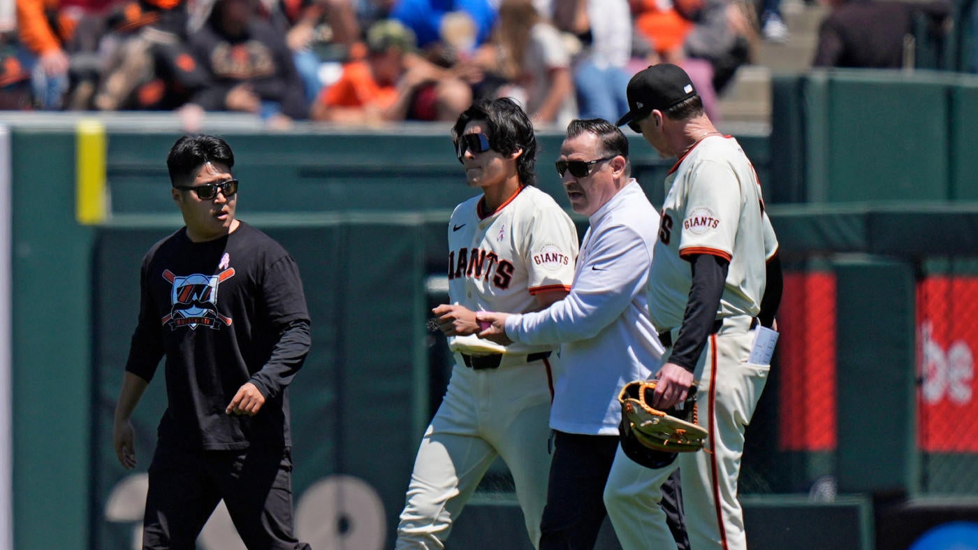 Jung Hoo Lee injury: Giants outfielder to undergo season-ending shoulder surgery after crashing into wall