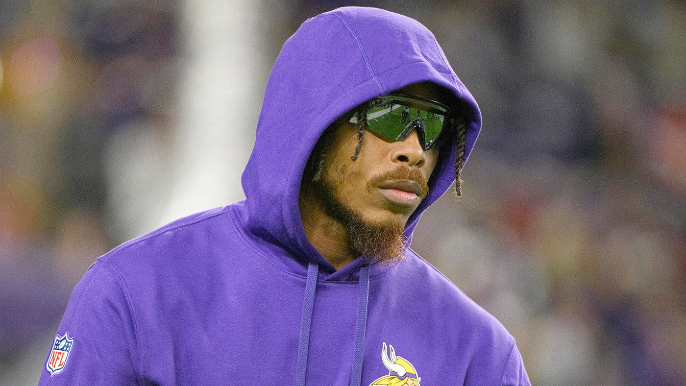 Vikings' Justin Jefferson absent from start of OTAs amid long-term contract talks, per report