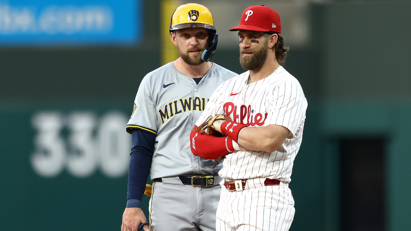 Rhys Hoskins returns to Philadelphia: First baseman gets emotional welcome home at Citizens Bank Park