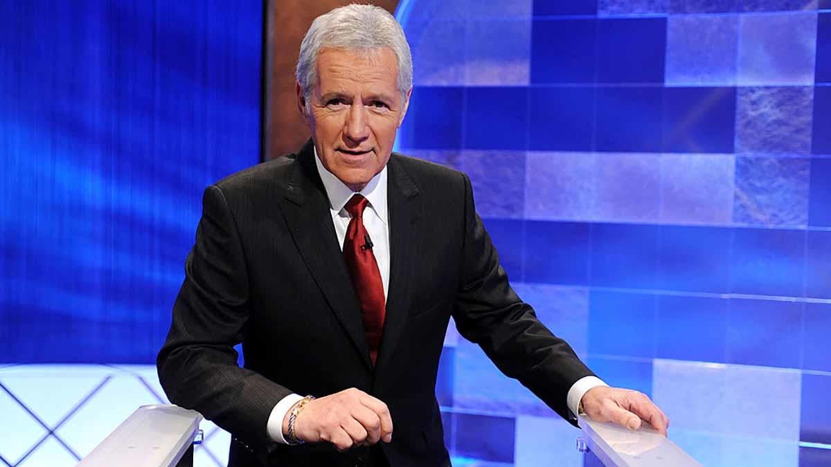 Ведущий Jeopardy Алекс Требек будет увековечен маркой почтовой службы США