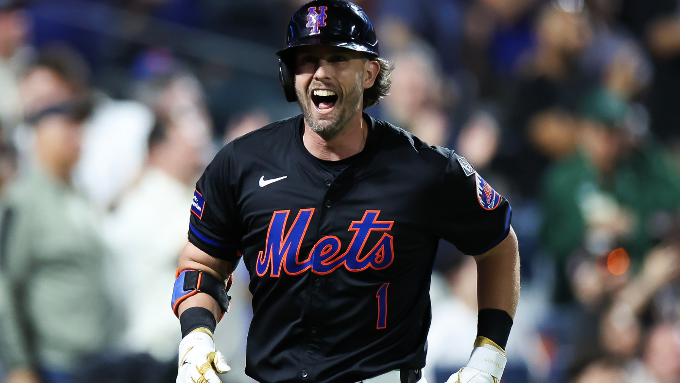 Mets continue recent surge; New York finally claws above .500 with trouncing of Astros