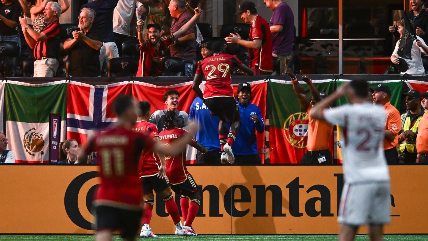 Atlanta United player sneaks behind Toronto FC goalkeeper, scores one of the wildest goals you'll ever see