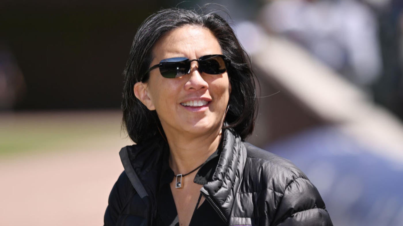Ex-Marlins general manager Kim Ng hired as senior advisor for Athletes Unlimited's new softball league