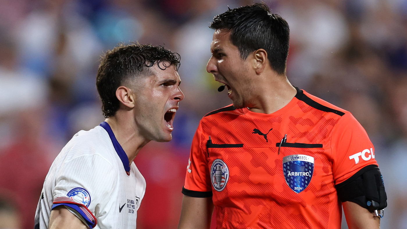 Christian Pulisic handshake rejected by referee after USA soccer crash out of Copa America against Uruguay