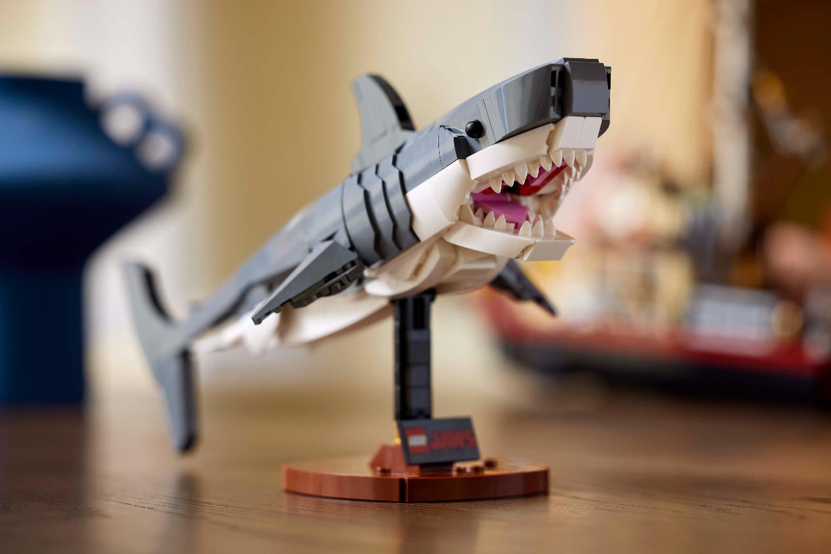 Представлен набор LEGO Ideas Jaws, который поступит в продажу в августе