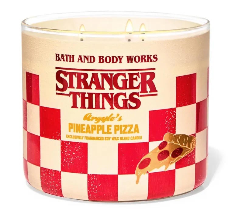 Stranger Things начинают сотрудничество с Bath & Body Works для свечей с тремя фитилями