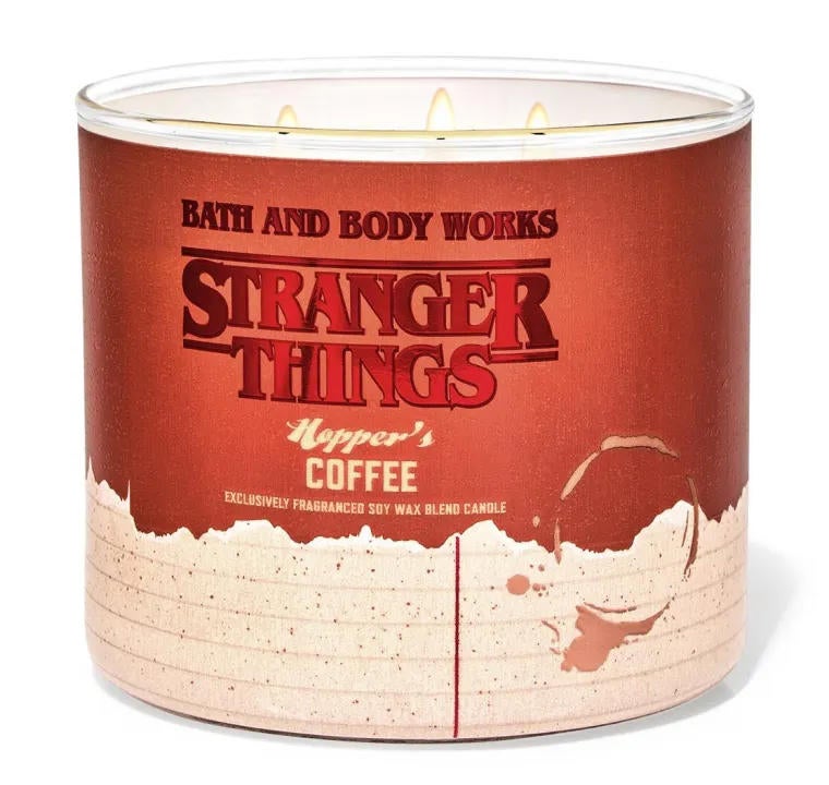 Stranger Things начинают сотрудничество с Bath & Body Works для свечей с тремя фитилями