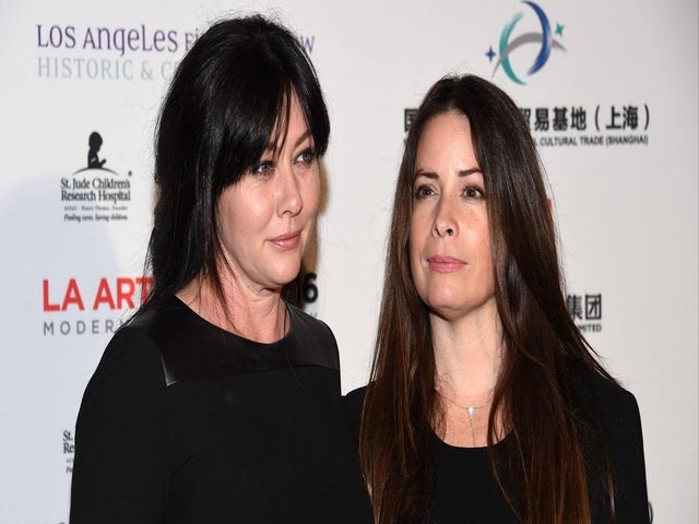 Holly Marie Combs Breaks Down Over Shannen Doherty's Death: 'Life Changes on a Dime'