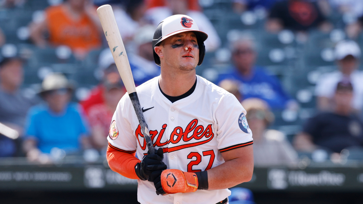 Orioles catcher James McCann hit in face with pitch, plays eight innings with bloodied nose, swollen eye