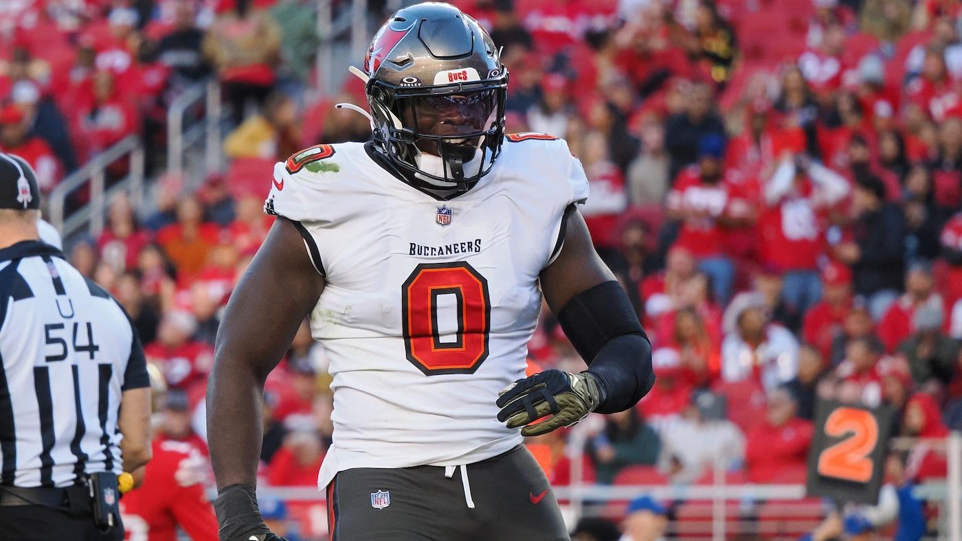 Buccaneers’ YaYa Diaby carted off field with left ankle injury, per report