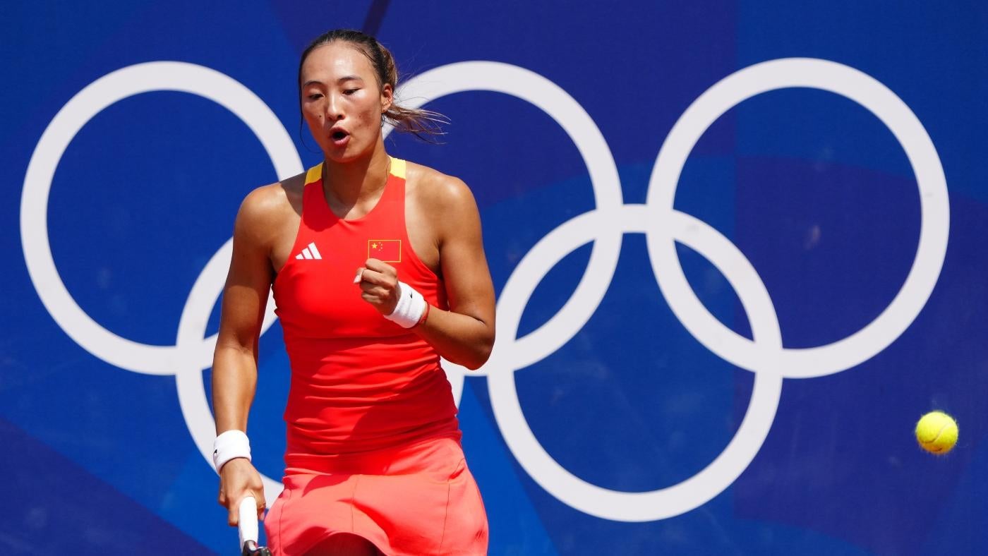 2024 Olympic women’s tennis gold medal odds, Zheng vs. Vekic picks, predictions, best bets from proven expert