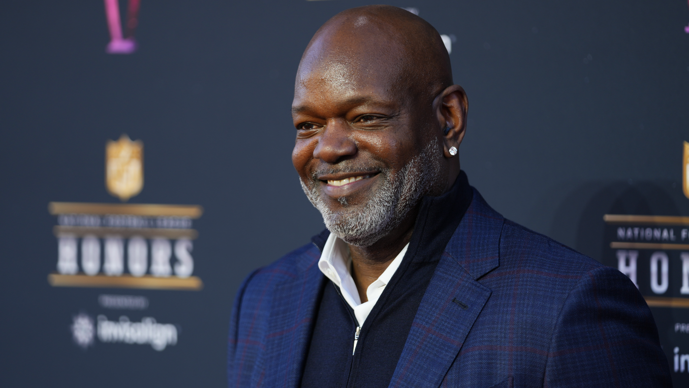 Cowboys legend Emmitt Smith rips team’s handling of Dak Prescott, CeeDee Lamb contract negotiations