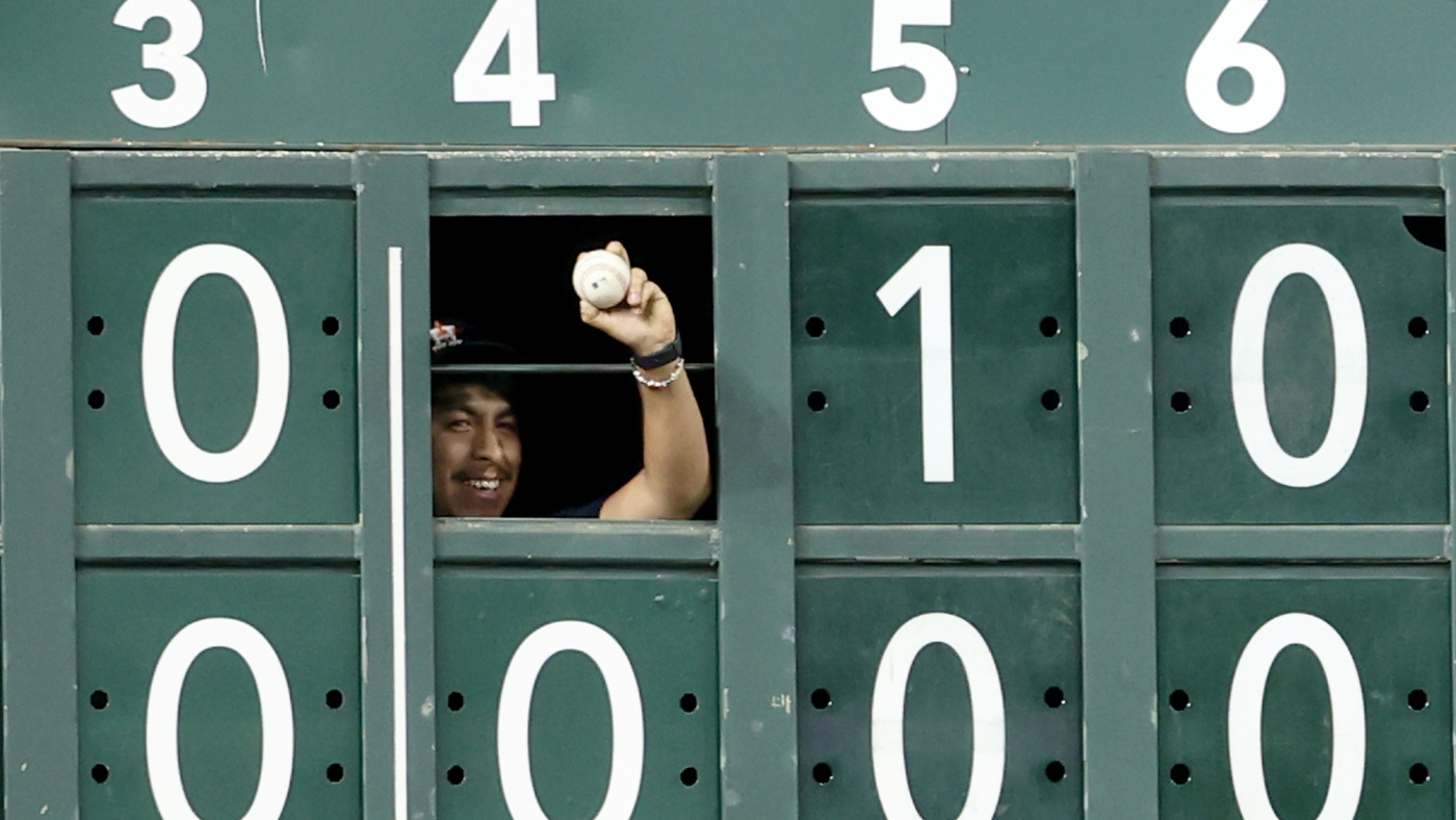altuve-hr-ball.png
