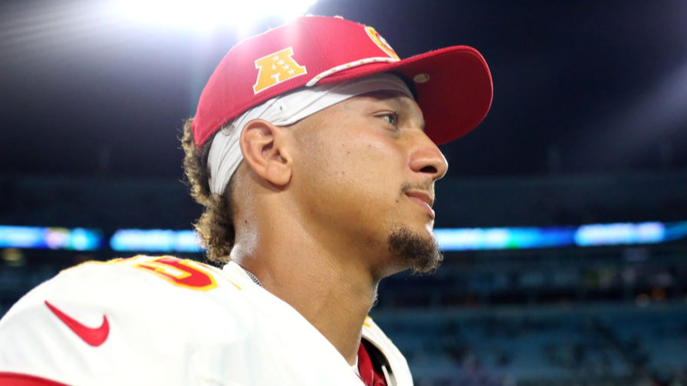 Chiefs' Patrick Mahomes shares hilarious reaction to flag football star saying he's 'better' than him