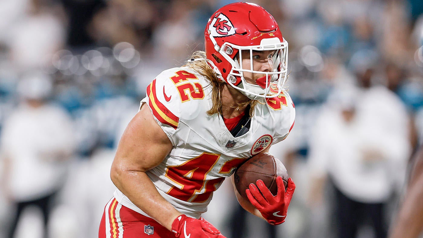 Chiefs undrafted rookie fullback Carson Steele steals preseason spotlight en route to projected 2024 debut