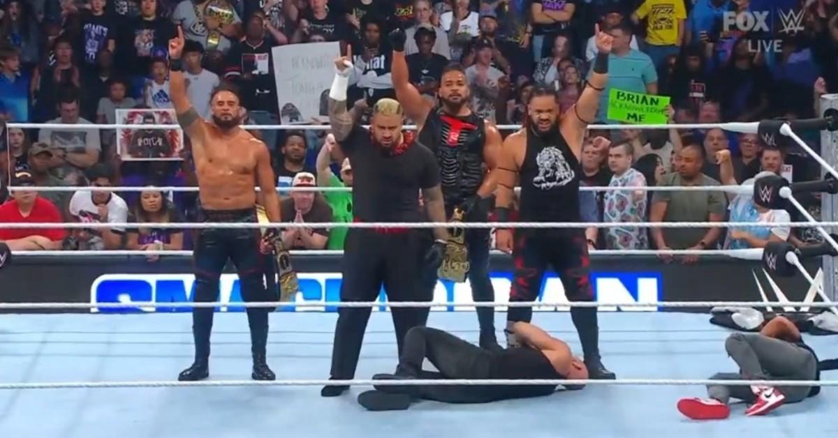 The Bloodline из WWE вносит изменения и сохраняет командные титулы на SmackDown