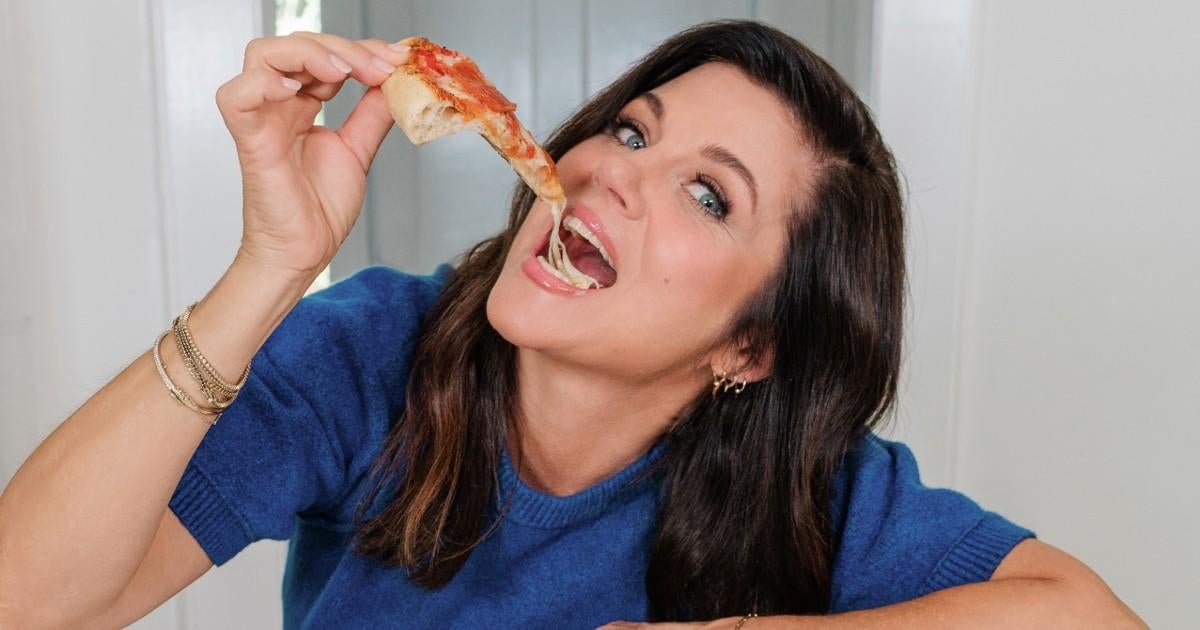 Tiffani Thiessen Celebrates National Pepperoni Pizza Day with HORMEL