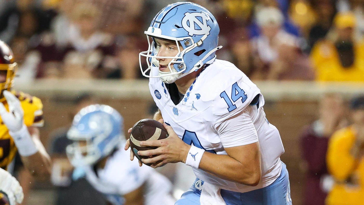 Max Johnson injury: North Carolina QB carted from field after landing awkwardly on leg vs. Minnesota