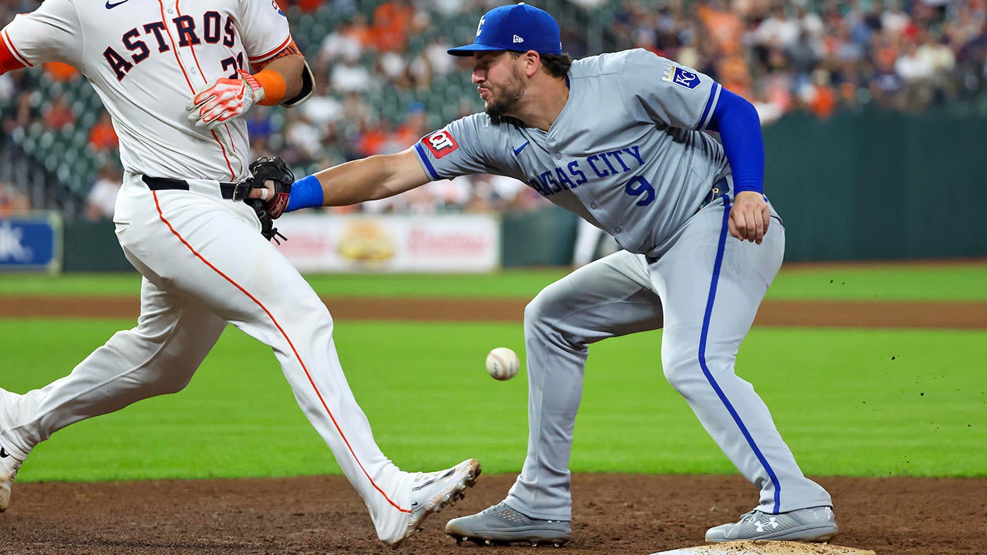 Royals' Vinnie Pasquantino breaks thumb on bizarre play that injures two players, hurts team's playoff hopes