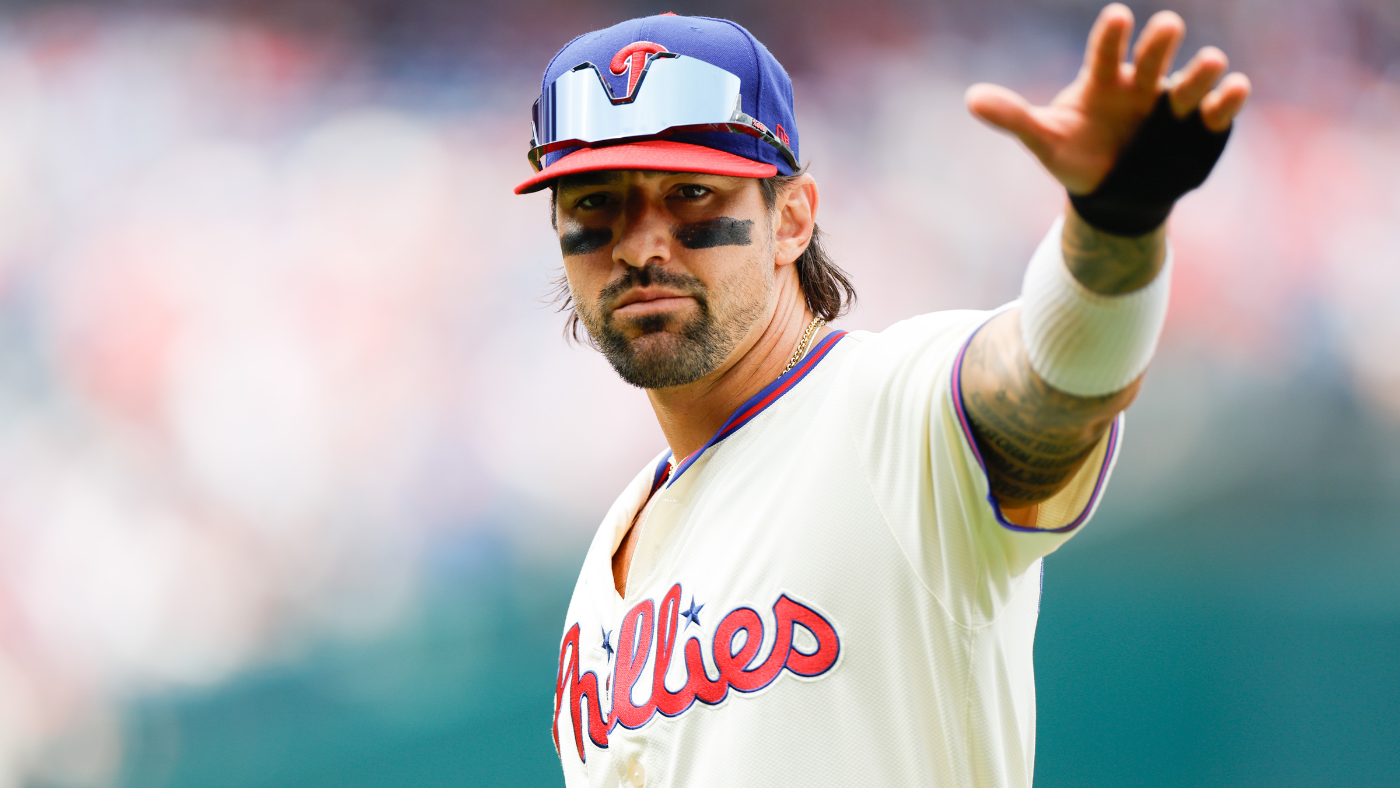 Phillies' Nick Castellanos would like to see 'severe consequences' for MLB owners who don't try to win