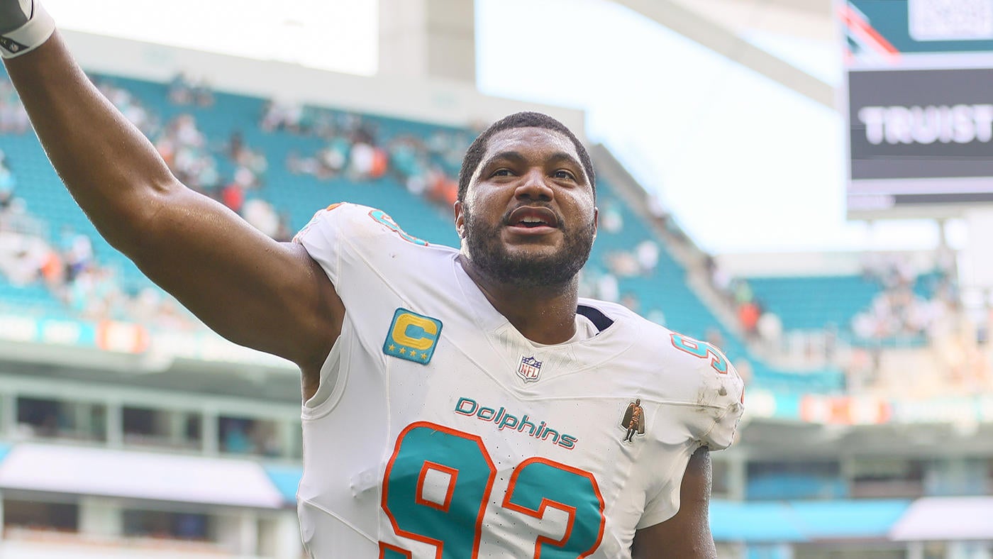 Tyreek Hill detained: Dolphins' Calais Campbell says he got handcuffed trying to 'deescalate' pregame incident