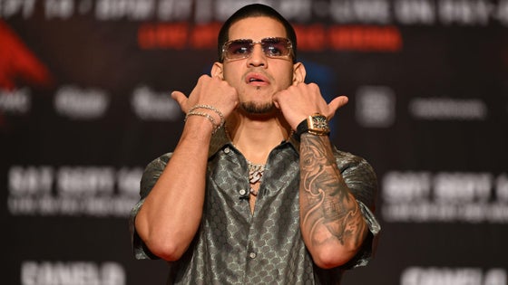 edgar-berlanga-pose.jpg