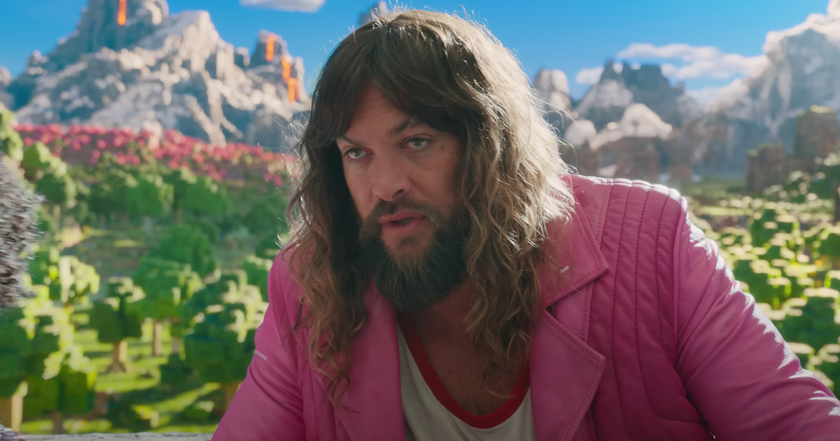 Jason Momoa is accused of insulting members of the “Minecraft” film crew