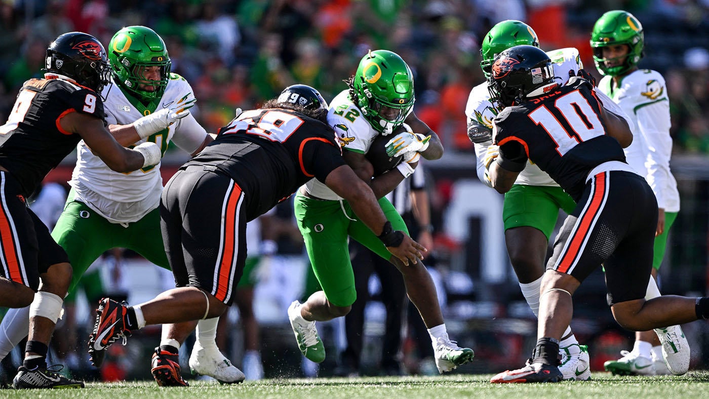 No. 9 Oregon finally shores up, finds its championship form with road thrashing of Oregon State