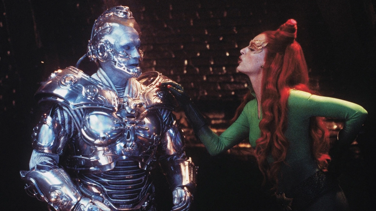 Batman & Robin Stars Arnold Schwarzenegger and Uma Thurman Reunite in New Photo: "Watch Out, Batman"