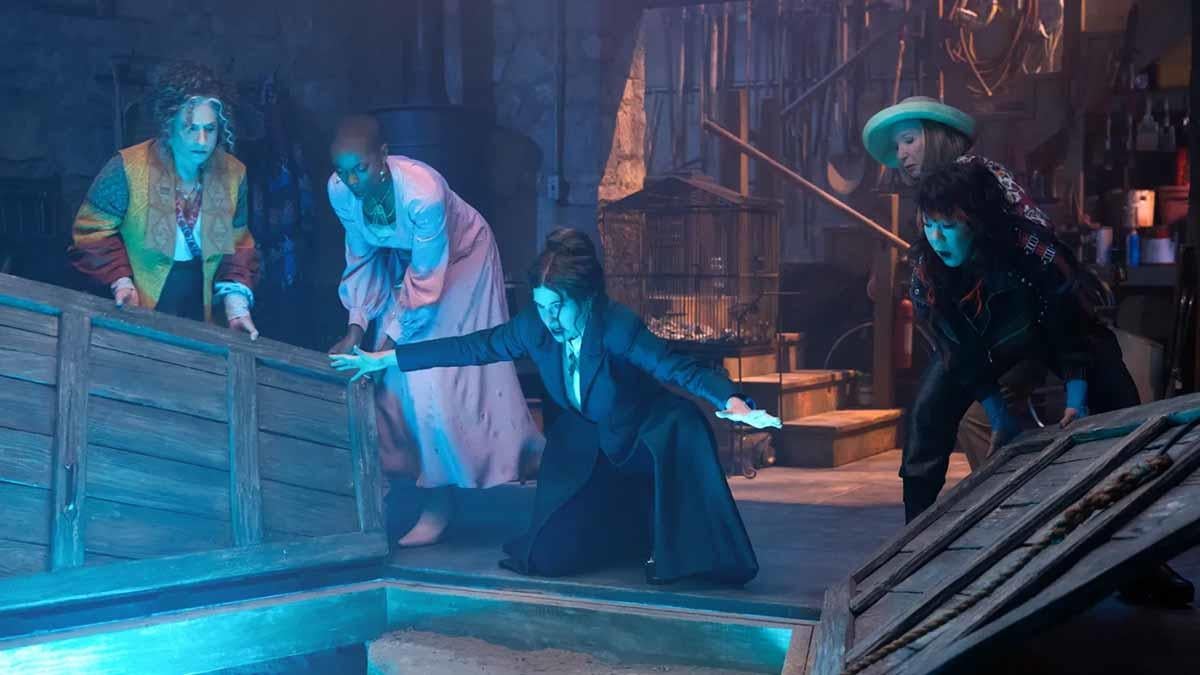 agatha-all-along-witches-road.jpg agatha-all-along-witches-road.jpg