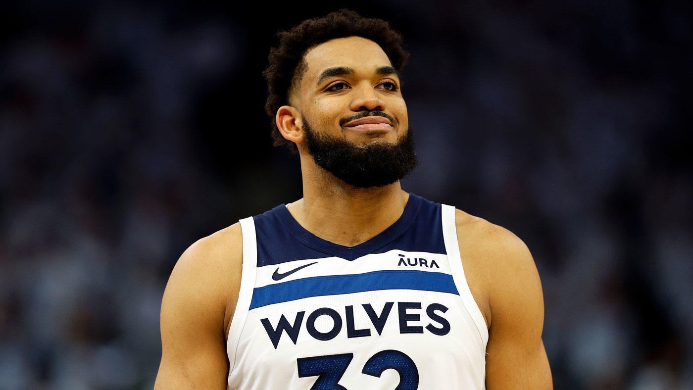 092824-karlanthonytowns.jpg