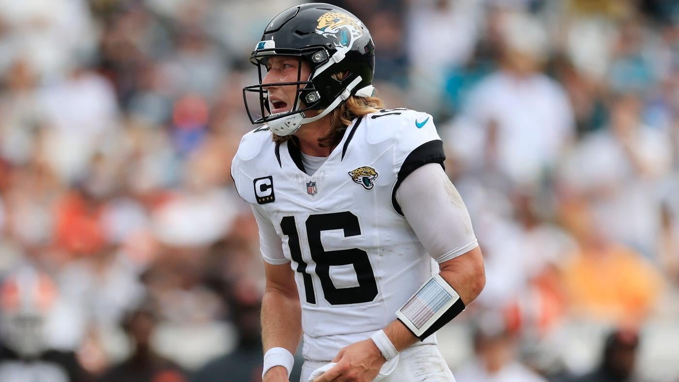 Trevor Lawrence injury: Jaguars QB limited with reported shoulder issue, could miss Week 10 vs. Vikings