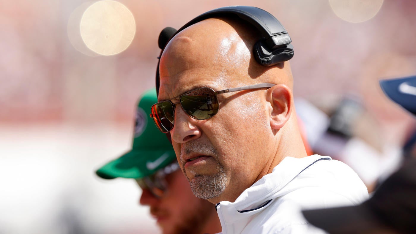 WATCH: Penn State coach James Franklin abruptly stops players from planting flag on USC's field