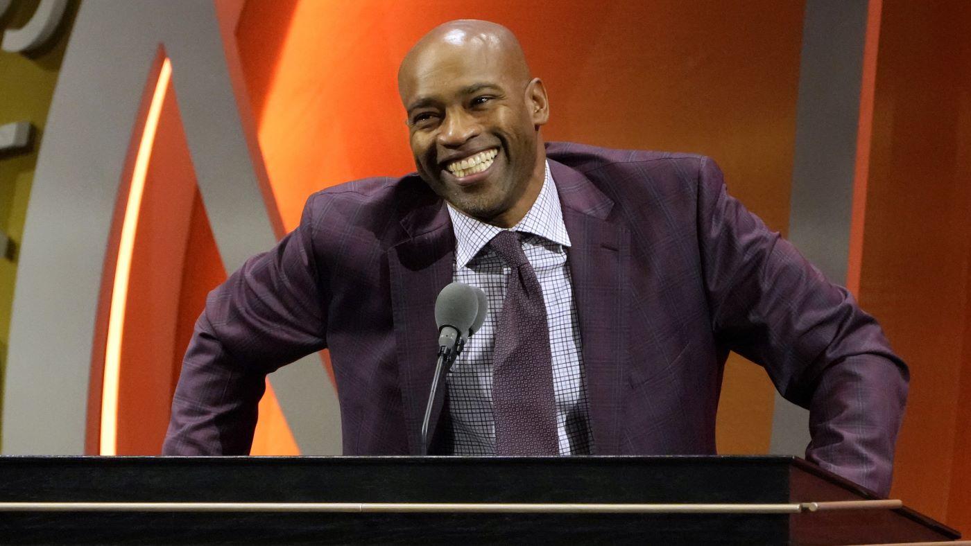 Basketball Hall of Fame induction: Vince Carter enters as a Raptor, Seimone Augustus' epic speech steals show