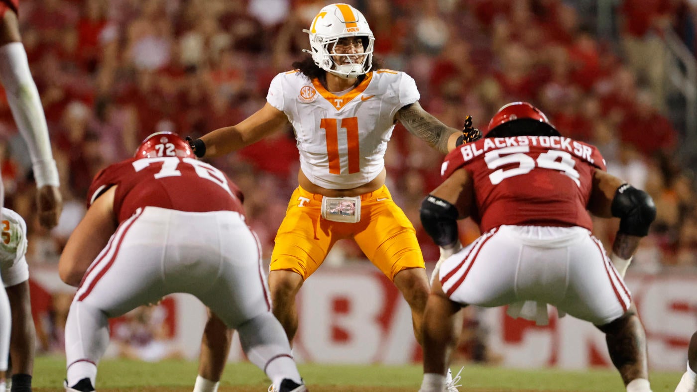 Keenan Pili injury: Tennessee's top defender, team captain to miss rest of season after exiting Florida game