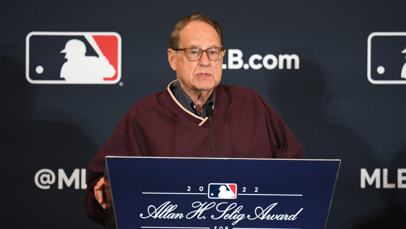 White Sox owner Jerry Reinsdorf in 'active discussions' about selling Chicago team, per report