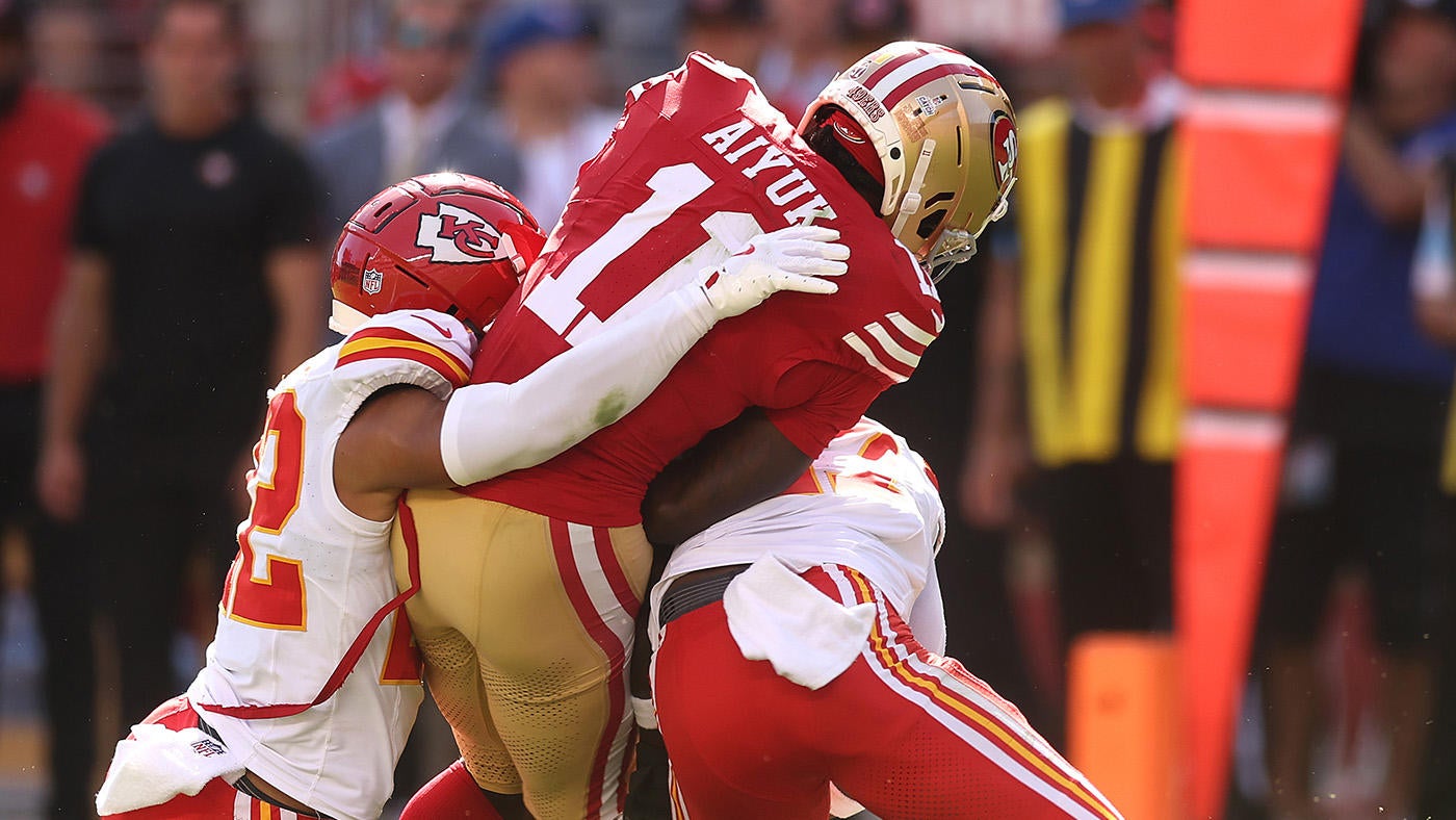 49ers star WR Brandon Aiyuk carted off, ruled out after suffering knee injury vs. Chiefs