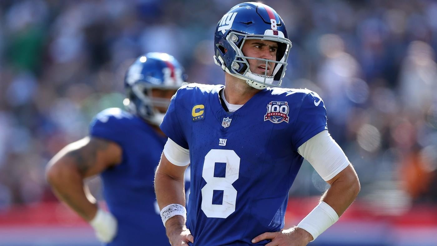 Giants pull struggling Daniel Jones for Drew Lock early in fourth quarter of blowout vs. Eagles