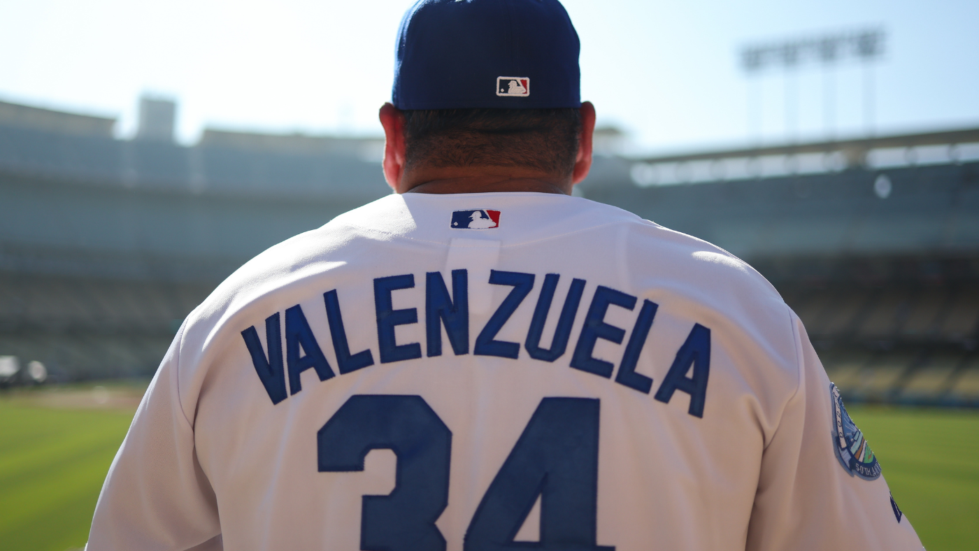 Fernando Valenzuela memories fill Dodger Stadium during World Series Game 1 vs. Yankees