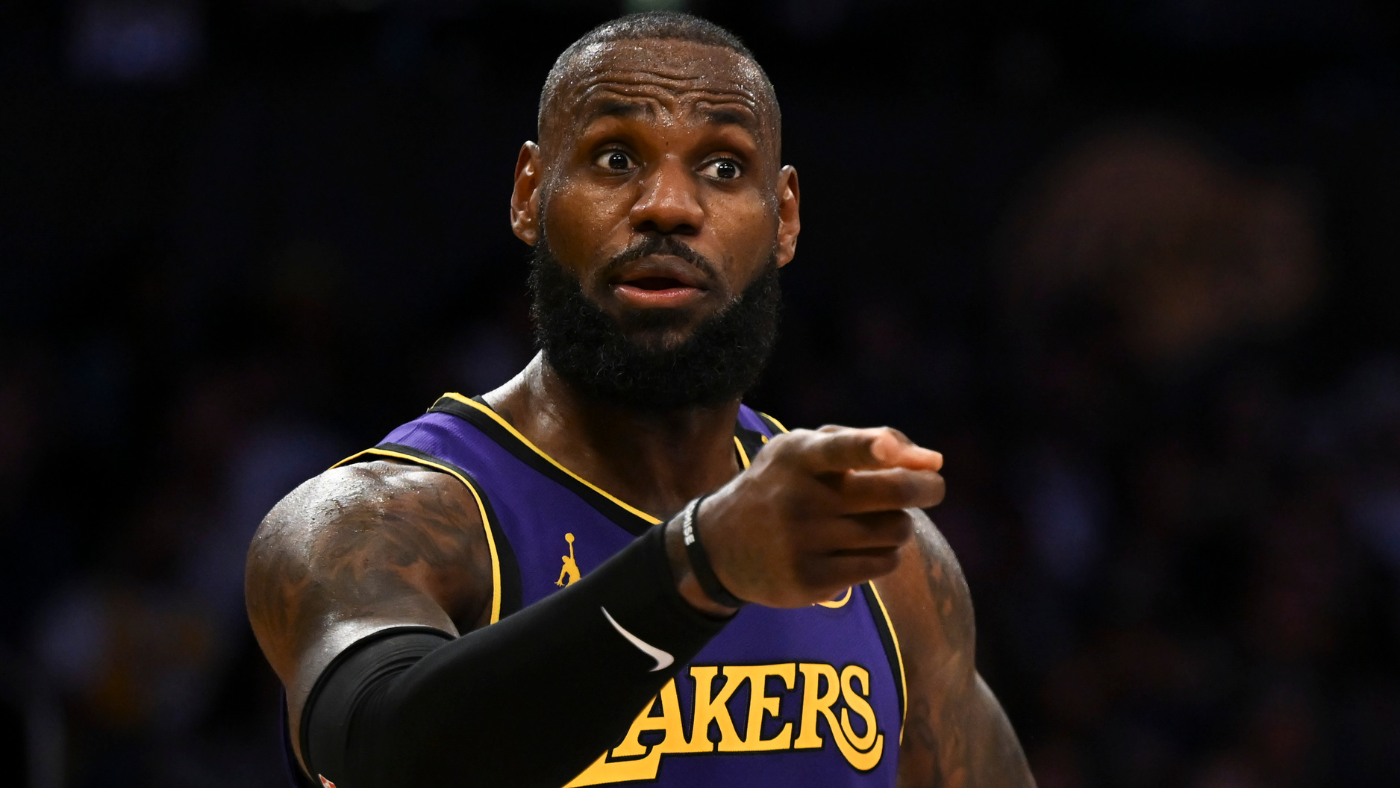 LeBron James says he plans to play in all 82 games this season, and he wouldn't be first 40-year-old to do so